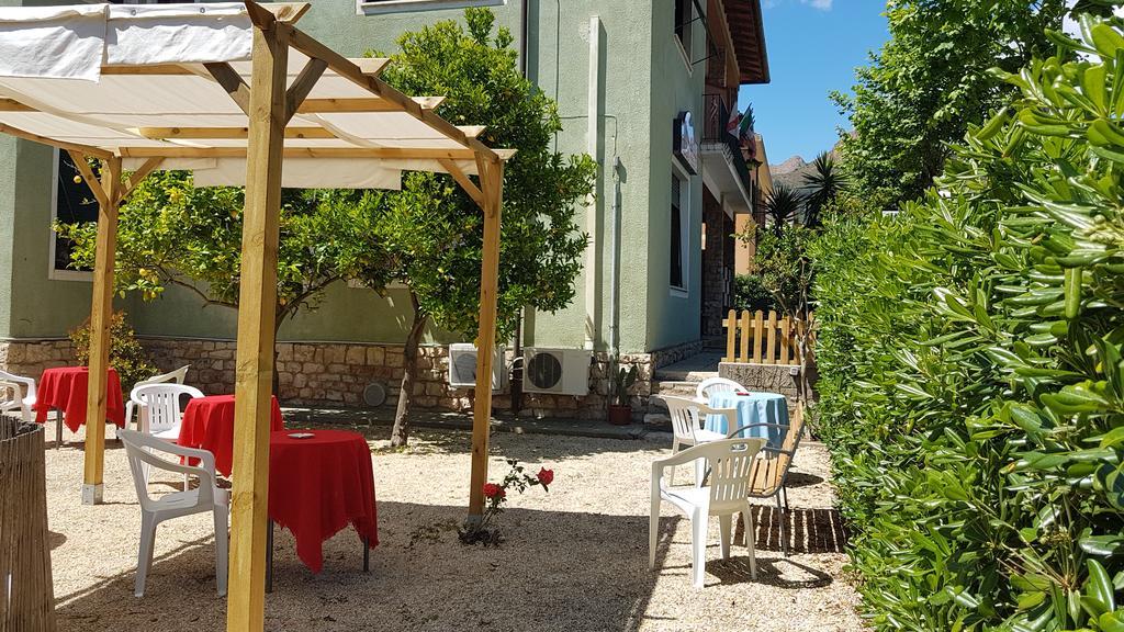 Hotel Villa Italia B&B Porto Azzurro Exterior foto